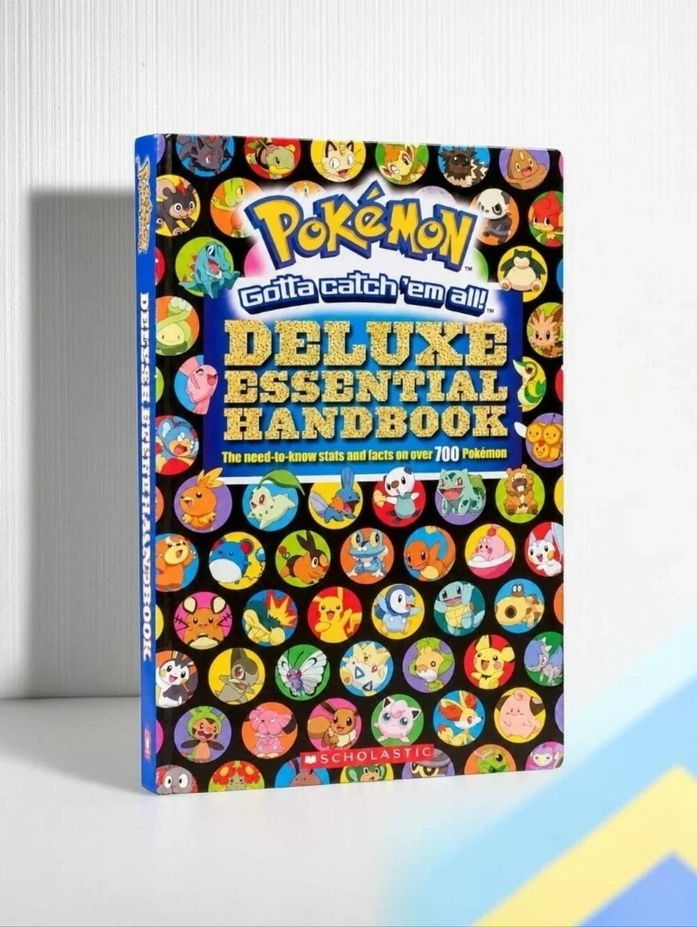 2015 Pokémon Deluxe Essential Handbook Scholastic: Stats & Facts 700+ Pokémon. B